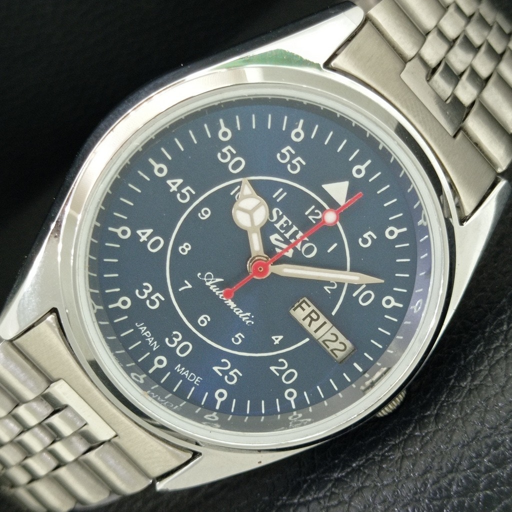 Vintage 1970 Seiko Automatic Mens Silver Watch WDaydate  Red Accents
